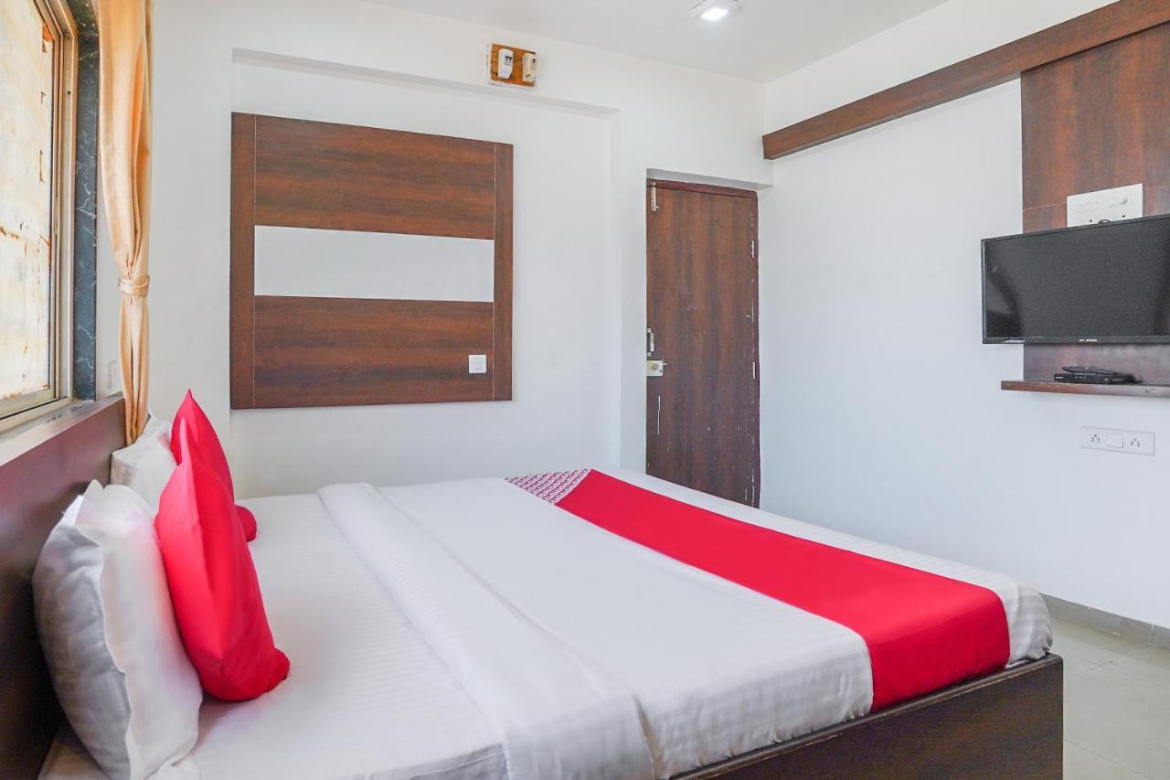 Oyo Flagship 70264 Hotel Vrindavan Mangvadi Екстер'єр фото