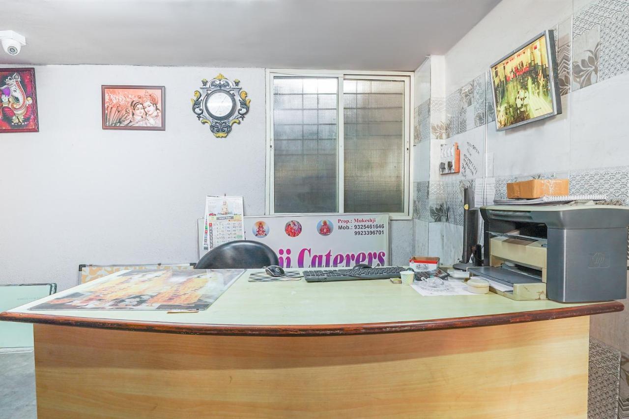 Oyo Flagship 70264 Hotel Vrindavan Mangvadi Екстер'єр фото