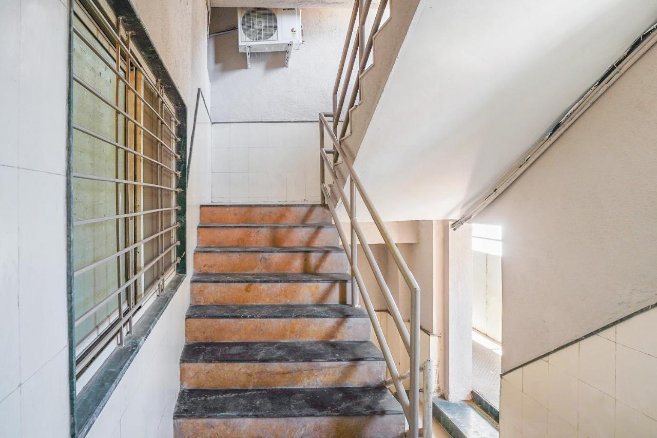 Oyo Flagship 70264 Hotel Vrindavan Mangvadi Екстер'єр фото
